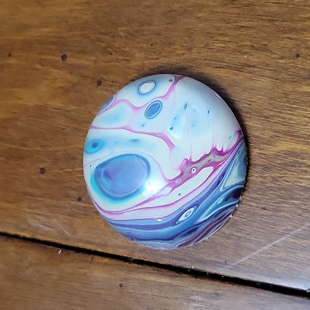 Small paper weight